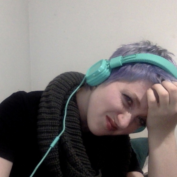 Meet your Posher, Claire - Picture 1 of 1